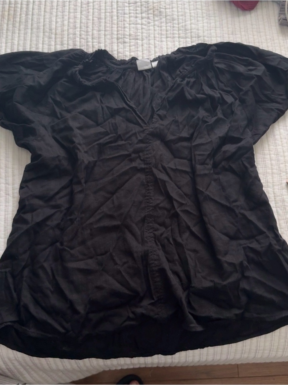 GAP Black Women's V-Neck flowy blouse